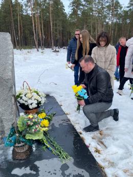 Сьогодні Громада зібралася, щоб вшанувати пам’ять Героя України — льотчика, полковника Геннадія Матуляка.